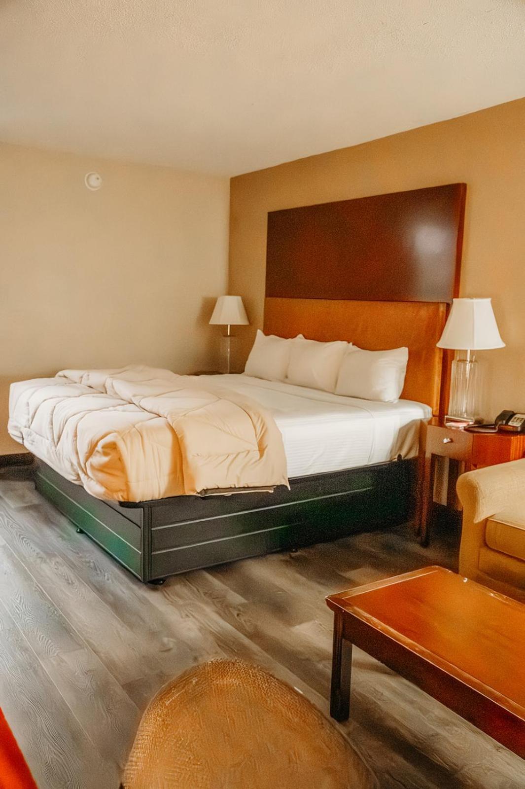 Country Garden & Suites Benton Room photo